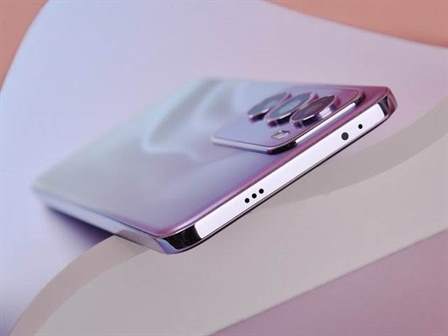 OPPO Reno12 Pro 全面评测，超美小直屏，创造千禧时尚新风潮