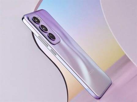 OPPO Reno12 Pro 全面评测，超美小直屏，创造千禧时尚新风潮
