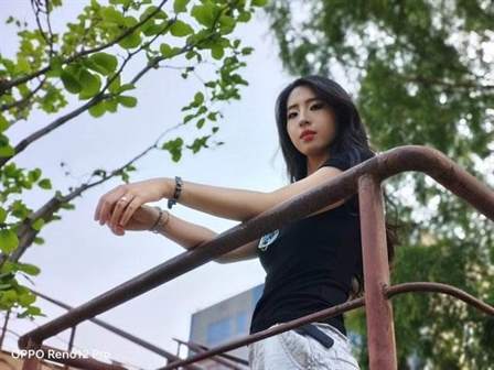 OPPO Reno12 Pro 全面评测，超美小直屏，创造千禧时尚新风潮