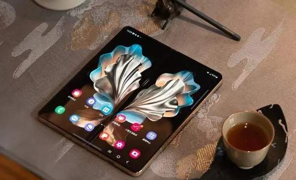 三星w25flip什么时候发布的 发布时间和价格
