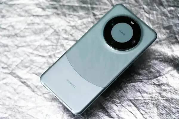 华为Mate 70 Pro发布日期：全新旗舰手机即将来袭！