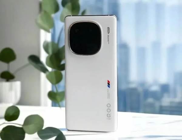 iQOO 13发布日期与价格揭晓：最新旗舰手机上市详情