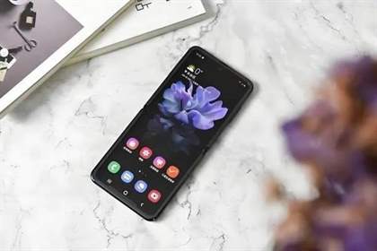 探索未来折叠新境界：三星Z Flip 6搭载超大容量3800mAh电池，外观设计一览无余！