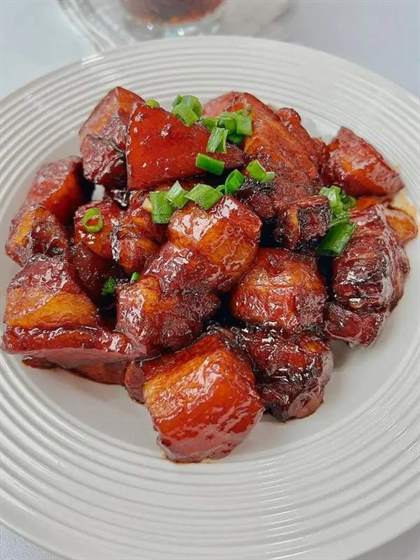 红烧肉的制作方法与技巧：如何做出美味且简单的家常红烧肉
