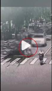 惊魂一刻：内蒙古无辜女子等红灯时遭遇惨烈车祸，真相亟待揭晓！