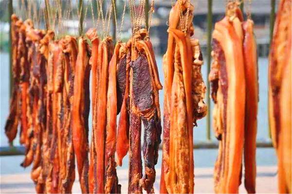 腊肉发霉了能吃吗？历史故事与安全食用指南