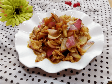洋葱炒肉片技巧：嫩滑好吃+营养功效