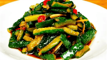 超简单腌黄瓜做法：美味可口，秘诀揭秘