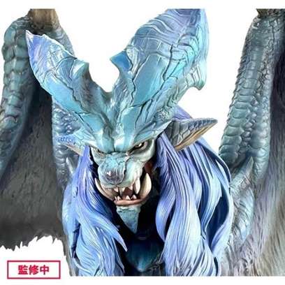 全新预购：怪物猎人炎妃龙手办，珍藏必备！