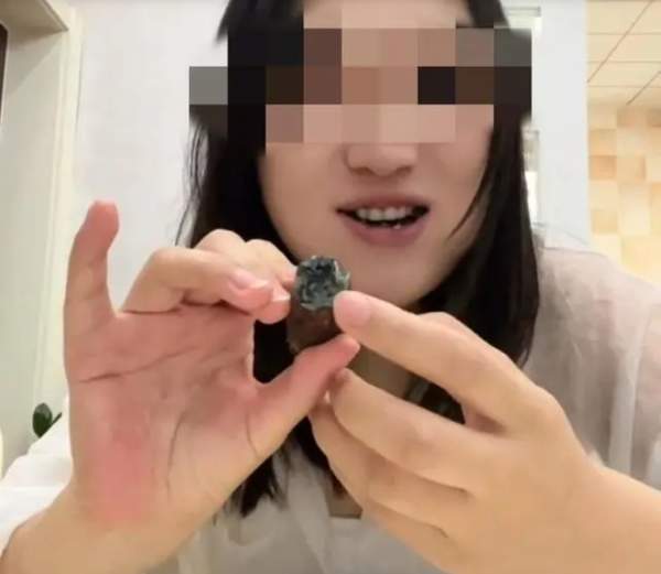 生吃见手青是否有毒？网友紧急提醒网红博主