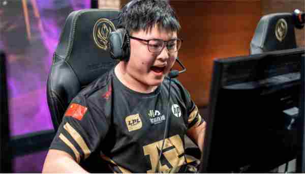 Uzi多年后再返巅峰登韩服千分王者引网友呼吁复出加盟IG