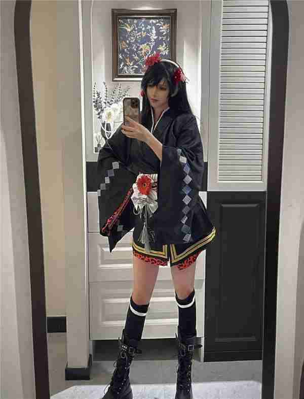Coser完美还原FF7重制版和服蒂法引玩家惊叹