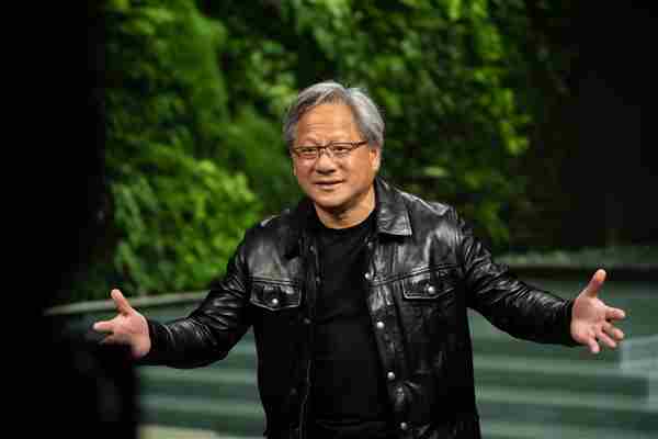 英伟达DeepSeek爆火AI市场黄仁勋自信回应