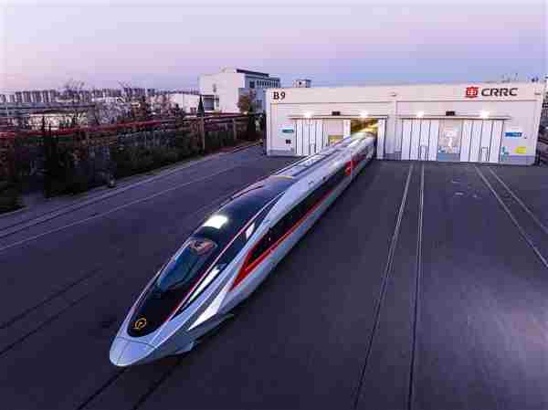 中国CR450新一代动车组开测运营时速达400kmh
