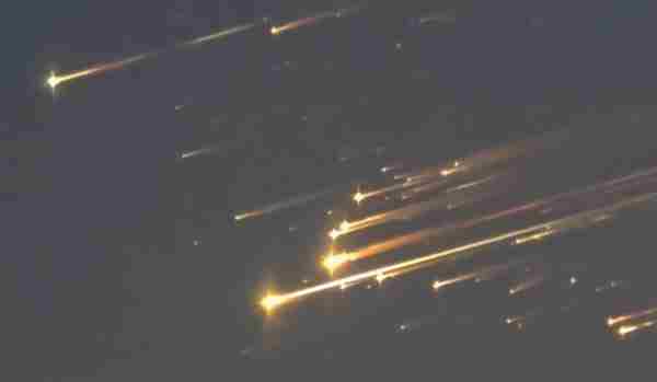 美国星舰空中爆炸围观者赞烟花壮观