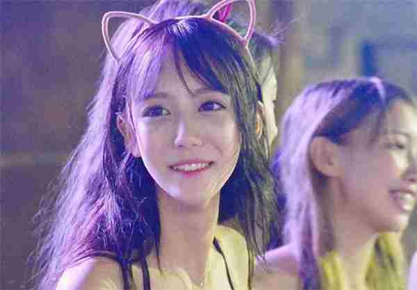 LOL一姐6年奋斗神豪最后一分钟豪掷20W夺全站亚军