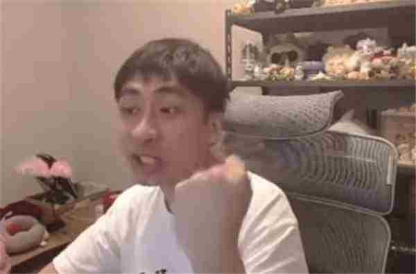 龟男复活 小明剑魔成功追回百万存款