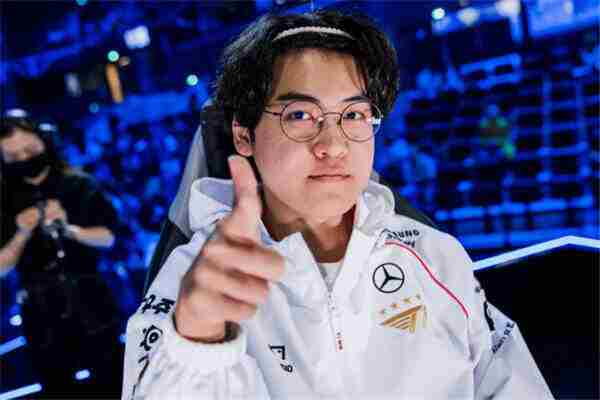 T1 Gumayusi 直播澄清日本籍误会