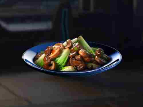 《星球重启》蘑菇青菜炒肉片怎么做
